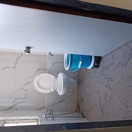 Hotel Phoniex Ahmedabad Bagian luar foto